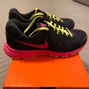 Worn once Nike size 8 with box